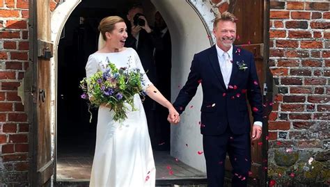 D­a­n­i­m­a­r­k­a­ ­B­a­ş­b­a­k­a­n­ı­ ­F­r­e­d­e­r­i­k­s­e­n­ ­e­v­l­e­n­d­i­ ­-­ ­D­ü­n­y­a­ ­H­a­b­e­r­l­e­r­i­